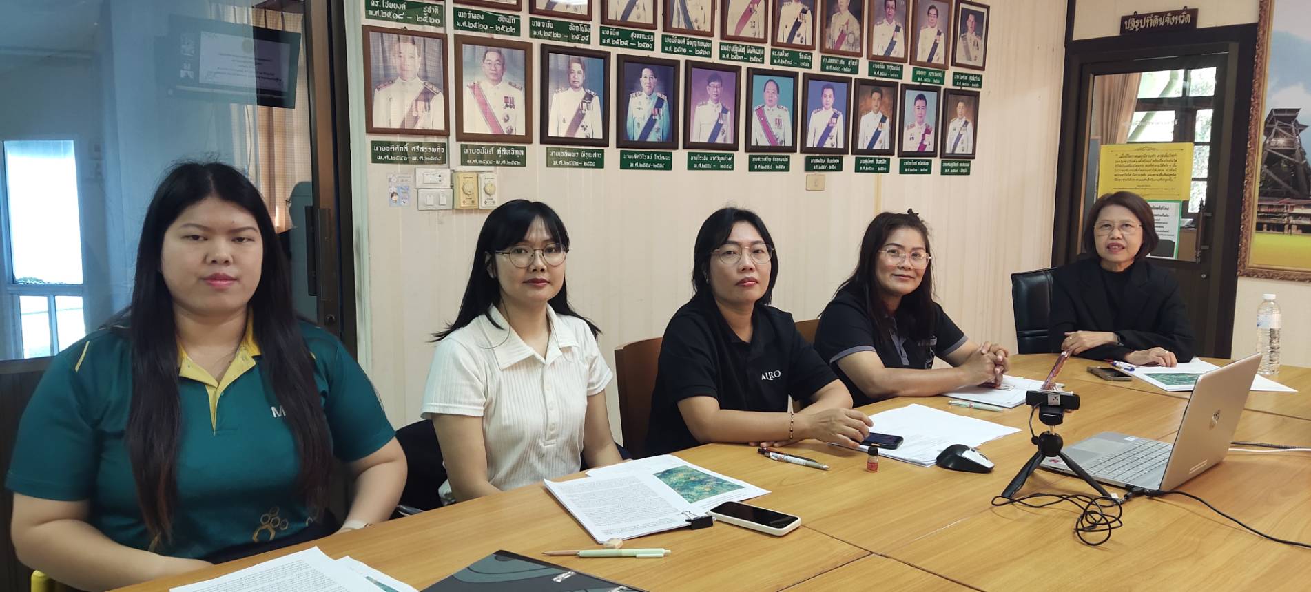 title - ส.ป.ก.จันทบุรี เข้าร่วมประชุมคณะอนุกรรมการโครงการและการเงินกองทุนการปฏิรูปที่ดินเพื่อเกษตรกรรม ครั้งที่ 9/2568 ผ่านระบบ Zoom Meeting 